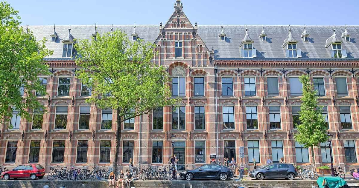 Đại học Amsterdam là một trong những ngôi trường cố kính tại Hà Lan