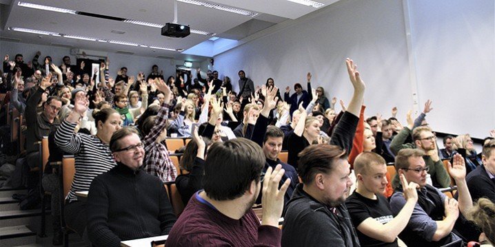 Bầu không khí tích cực tại Đại học Tampereen luôn khơi dậy niềm đam mê học tập và nghiên cứu trong mỗi sinh viên