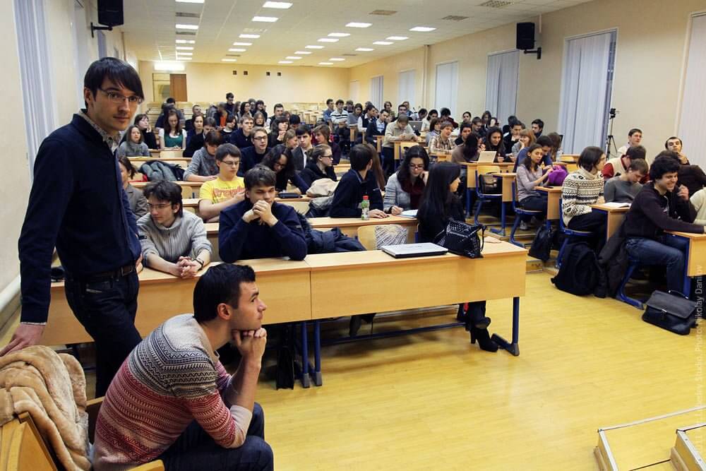 Đại học Kinh tế Cao cấp luôn mang đến nhiều trải nghiệm học tập tuyệt vời cho sinh viên