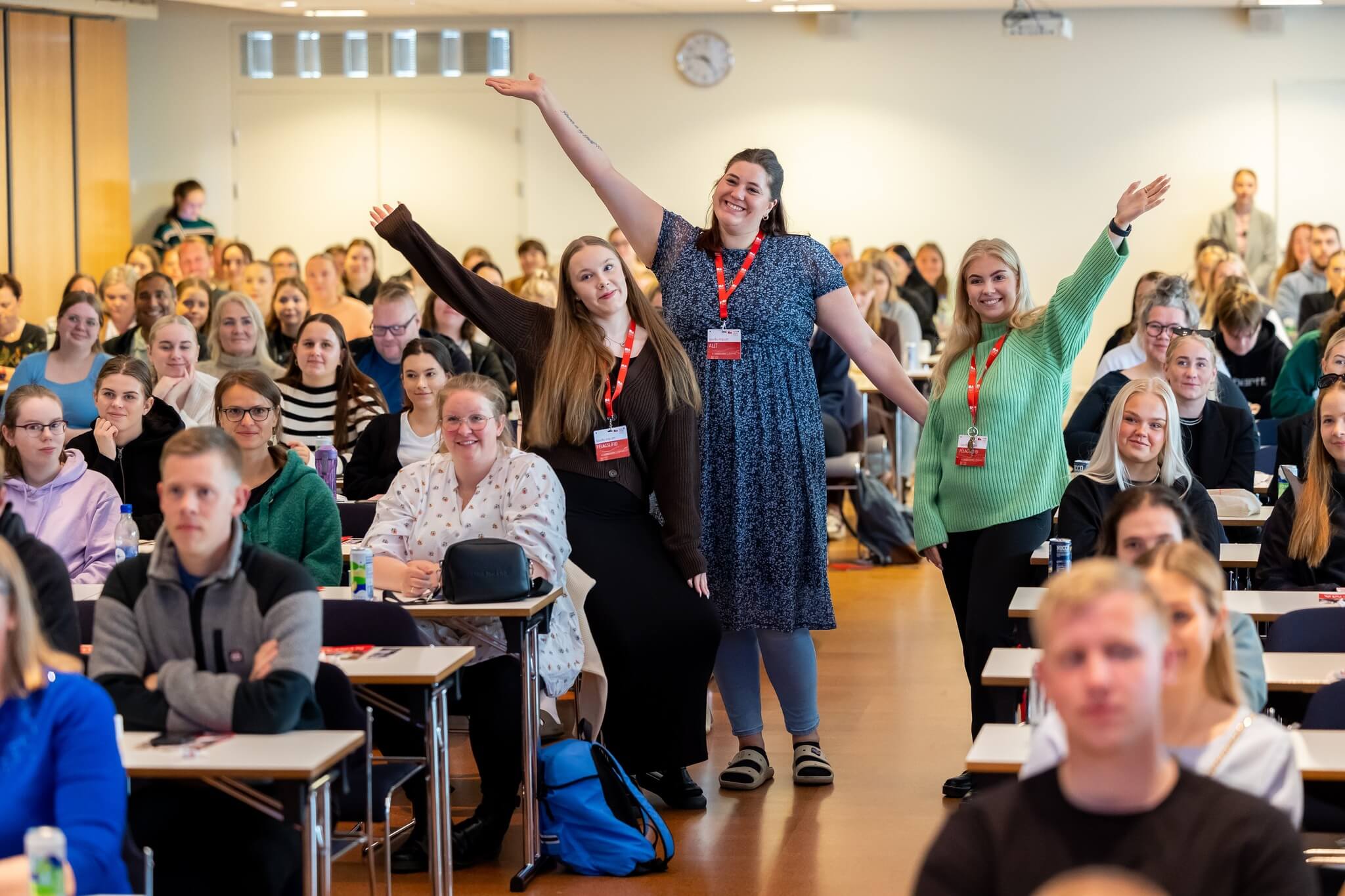 Sự nhiệt tình và năng động của các giảng viên trường Đại học Akureyri đã thu hút nhiều sinh viên đến tham gia học tập và nghiên cứu