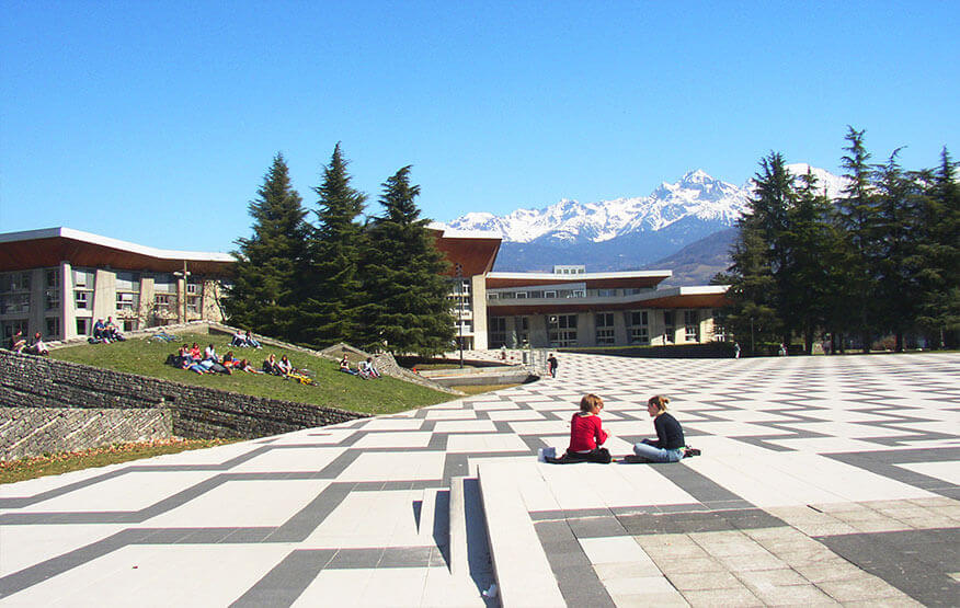 Review trường Đại học Grenoble Alpes (Université Grenoble Alpes)