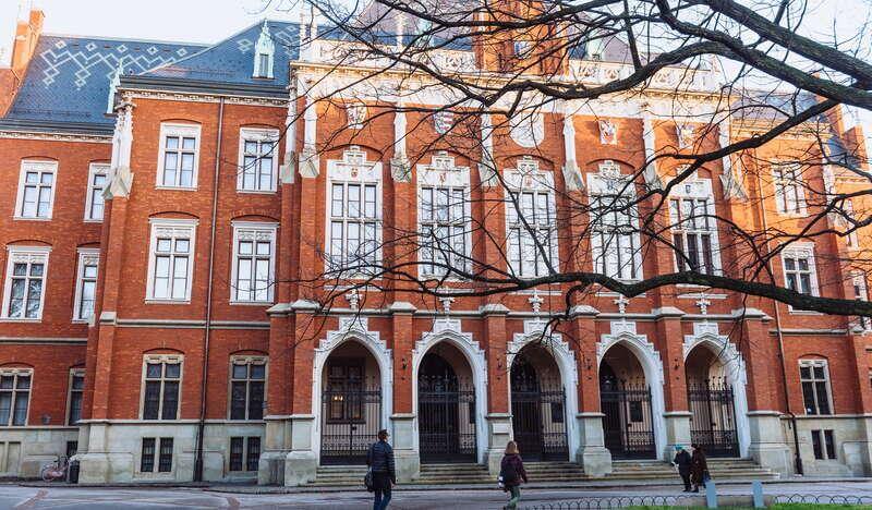 Đại học Jagiellonia là một trong những ngôi trường có lịch sử phát triển lâu đời tại Ba Lan