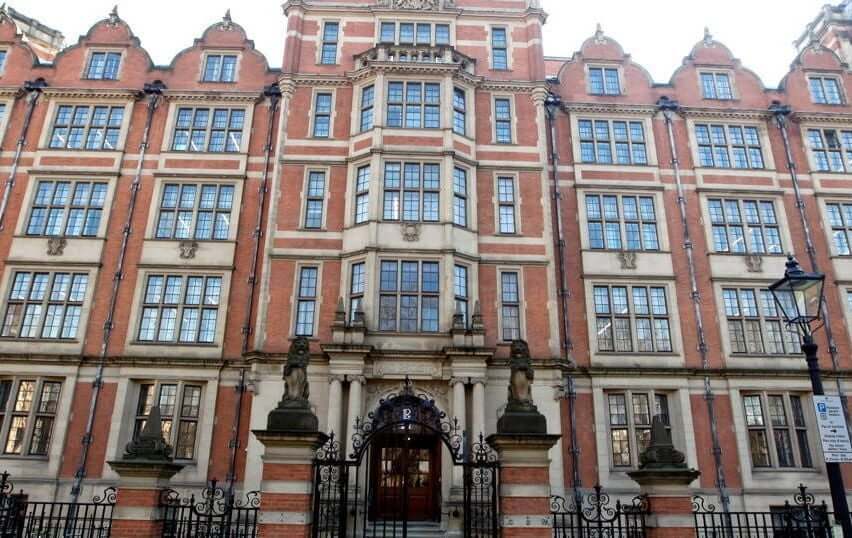 Trường Đại học Kinh tế và Khoa học Chính trị Luân Đôn là một trong những trường đại học uy tín tại Anh