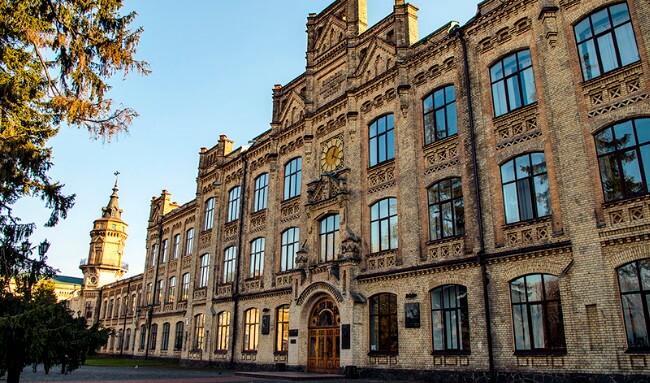Đại học Bách khoa Kyiv là một trong những ngôi trường đại học có chất lượng hàng đầu tại Ukraina