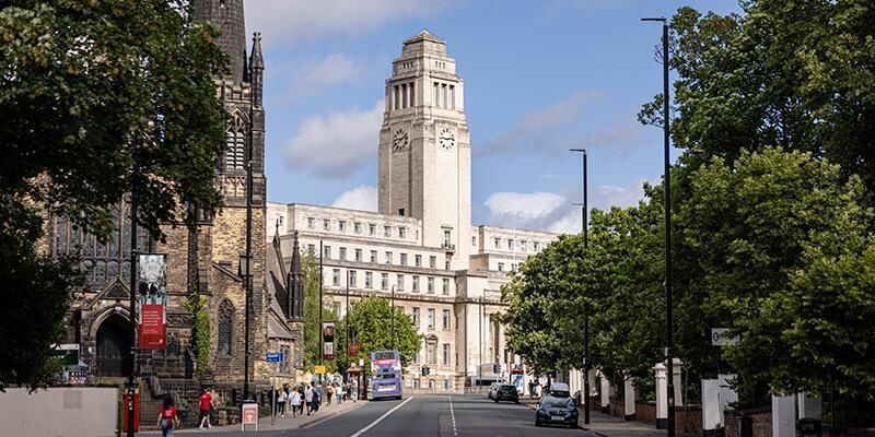 Review Trường Đại học Leeds (University of Leeds)