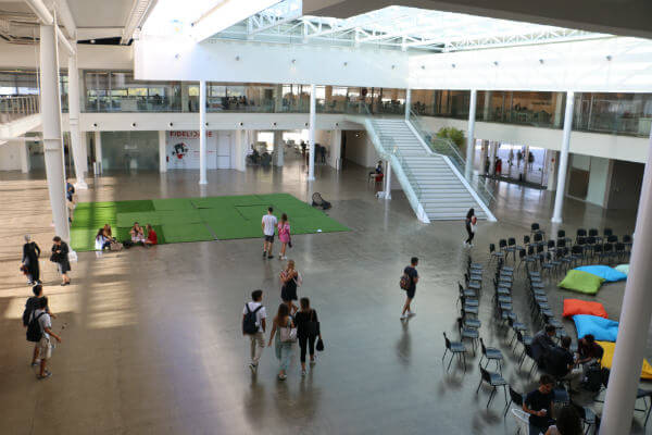 Cơ sở vật chất hiện đại tại Đại học NOVA Lisbon