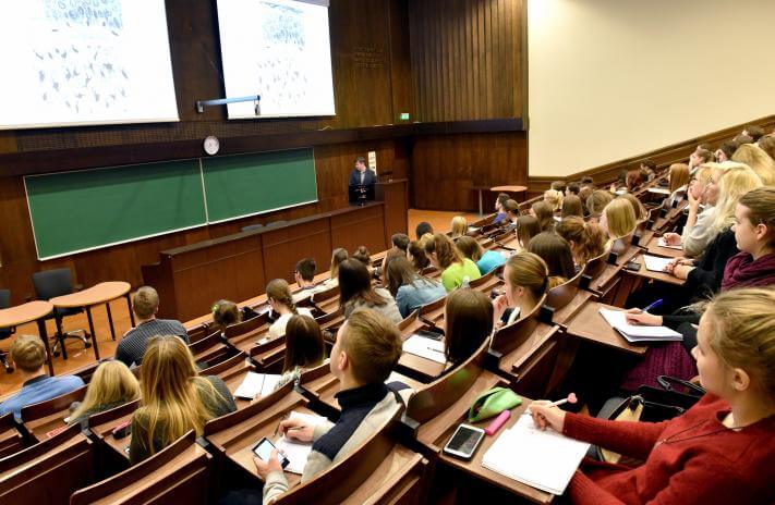 Đến với Đại học Riga Stradins, sinh viên sẽ được hòa mình vào bầu không khí học tập năng động và tích cực