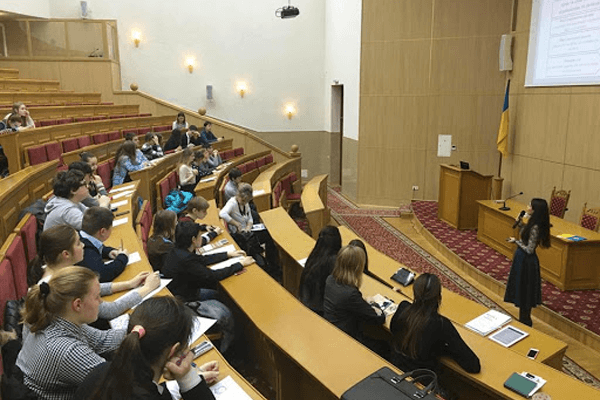 Trường Đại học Đại học Quốc gia Taras Shevchenko Kyiv luôn khơi dậy niềm đam mê học tập và nghiên cứu của sinh viên