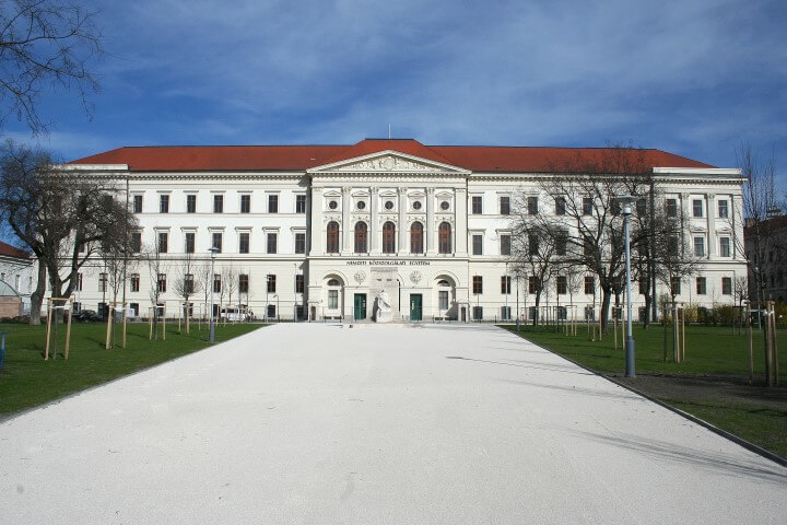 Đại học dịch vụ công Ludovika là nơi có chất lượng đào tạo cao tại Hungary