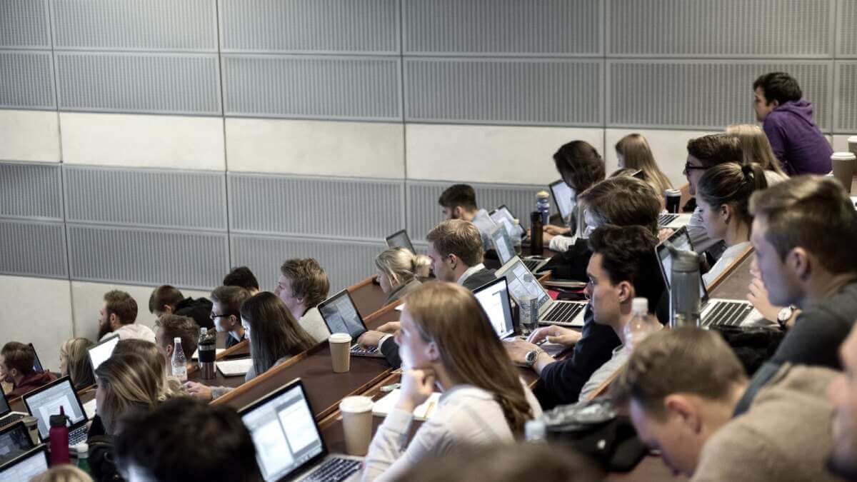 Bầu không khí học tập tích cực tại trường kinh doanh Copenhagen
