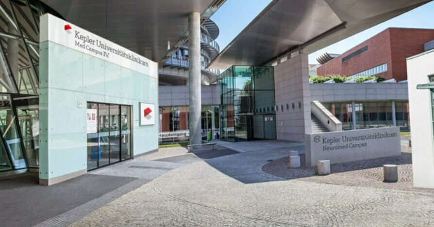 Trường Đại học Khoa học ứng dụng Y tế Thượng Áo là ngôi trường có chát lượng đào tạo cao trong lĩnh vực y tế tại Áo