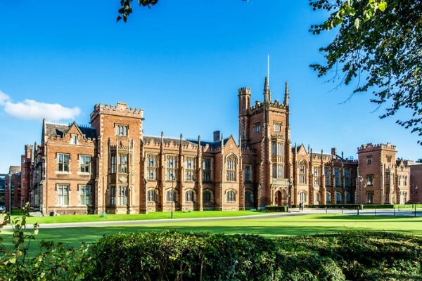 Review Trường Đại học Queen Belfast (Queen’s University Belfast)