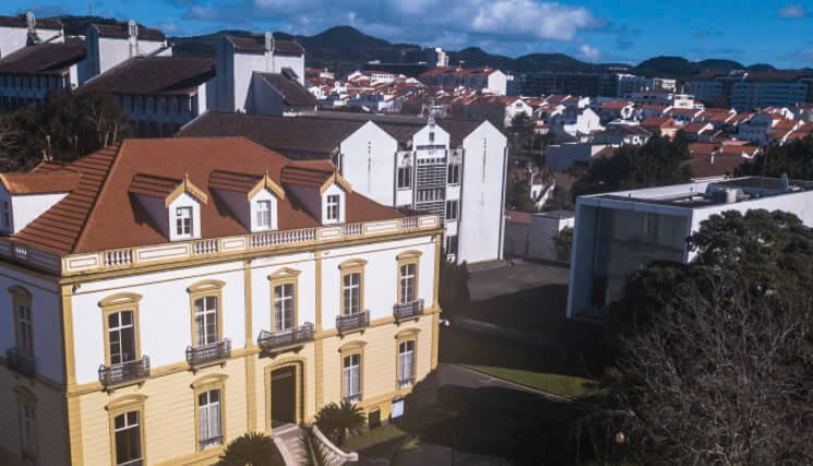 Trường Đại học Azores nổi tiếng với các chương trình học đa dạng và thú vị