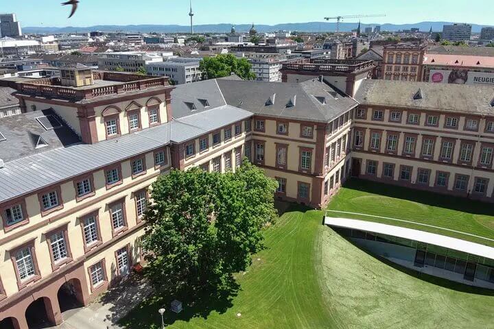 Trường Đại học Mannheim là điểm đến tuyệt vời để sinh viên học tập và trải nghiệm