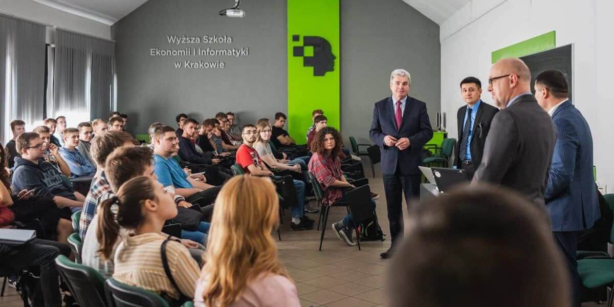 Trường Đại học Kinh tế và Khoa học Máy tính Krakow luôn hỗ trợ sinh viên trong quá trình học tập