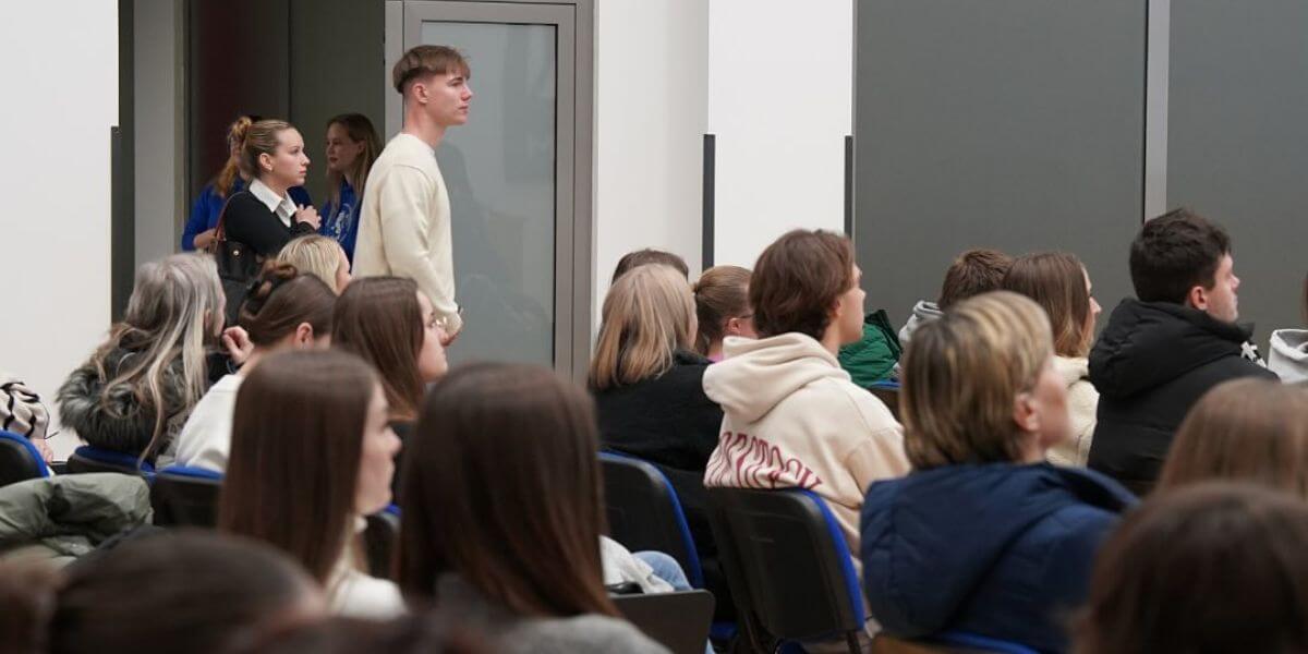 Môi trường học tập tích cực tại trường Đại học Kinh tế và Quản lý