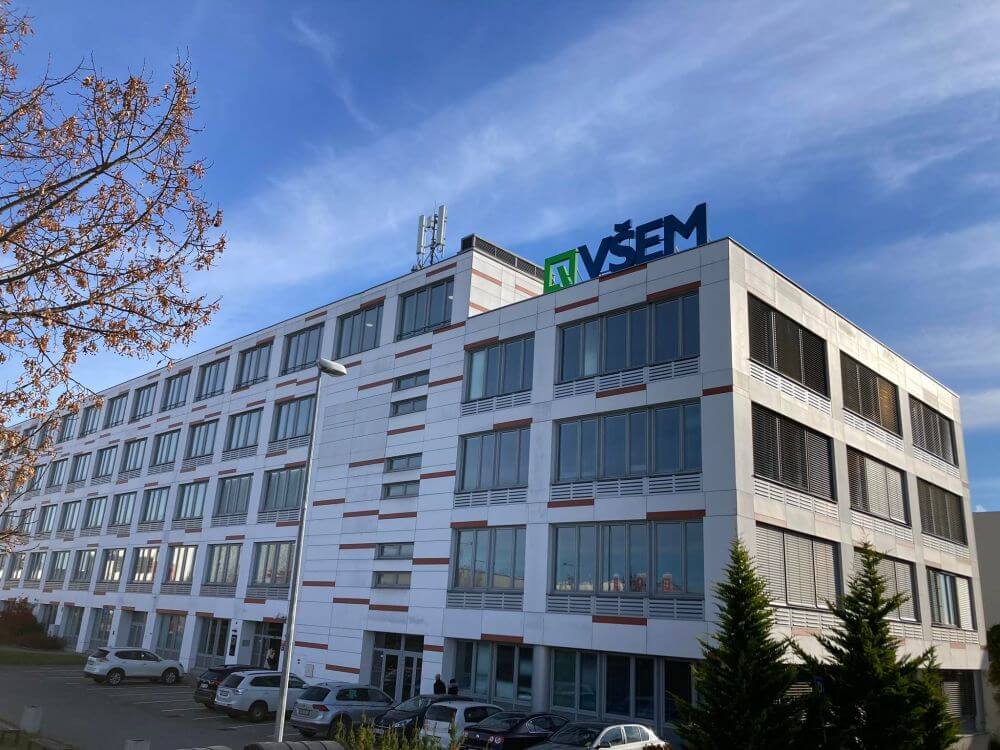 Trường Đại học Kinh tế và Quản lý là ngôi trường nổi tiếng với các chương trình học chất lượng