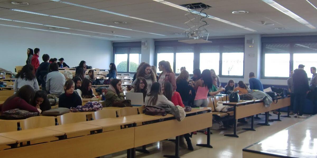 Trường Đại học nhà Vua Juan Carlos luôn mang đến cho sinh viên bầu không khí học tập tích cực và năng động