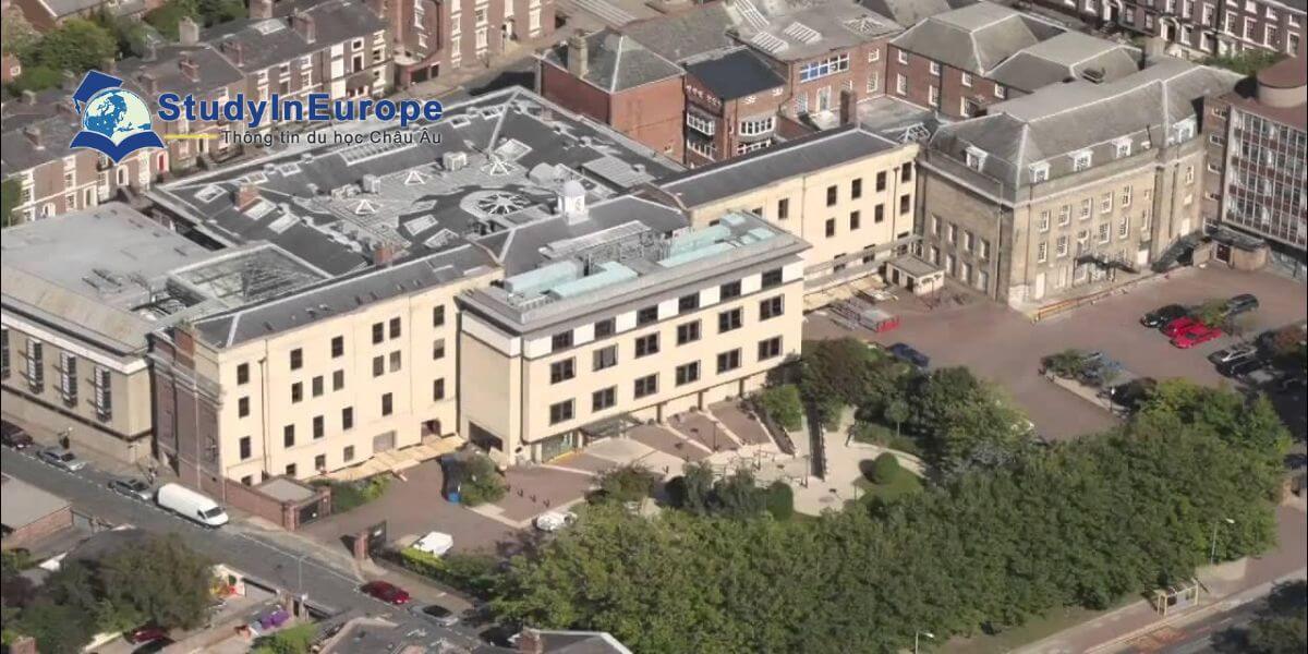 Review Học viện Nghệ thuật Biểu diễn Liverpool (The Liverpool Institute for Performing Arts)