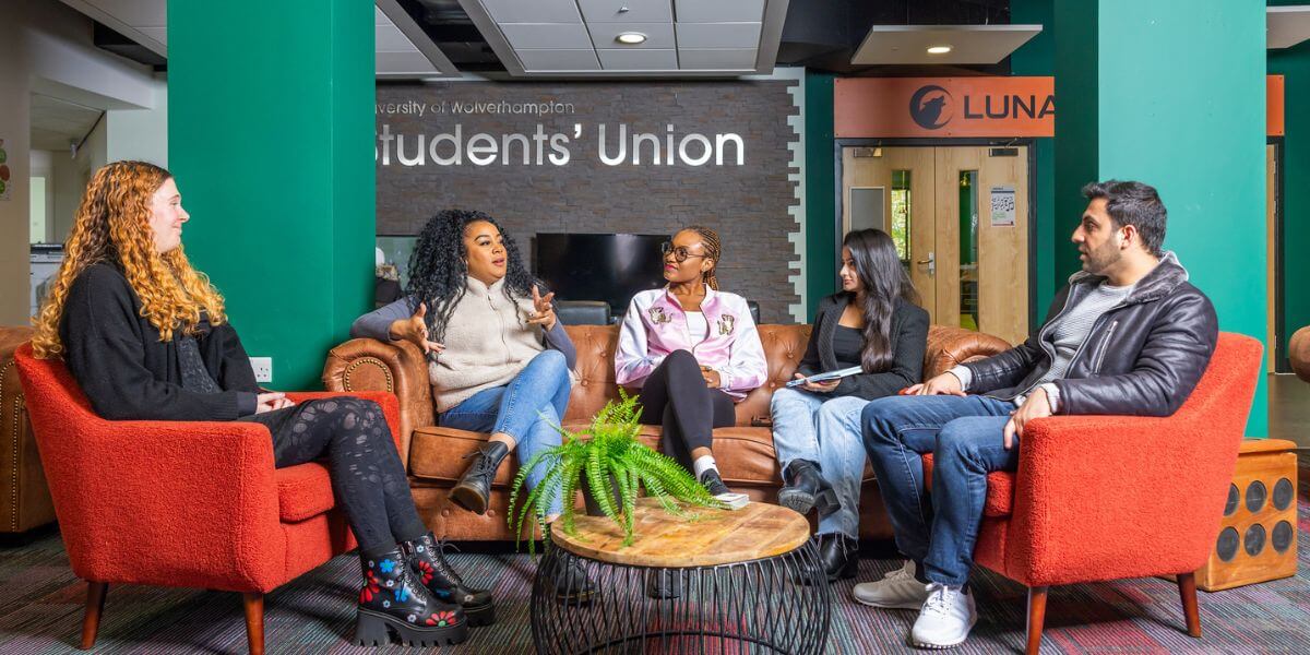 Trường Đại học Wolverhampton là nơi để sinh viên học hỏi và phát triển tương lai
