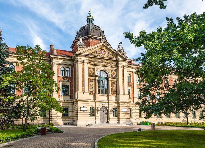 Trường Đại học Kinh tế Cracow nổi tiếng với các chương trình học chất lượng