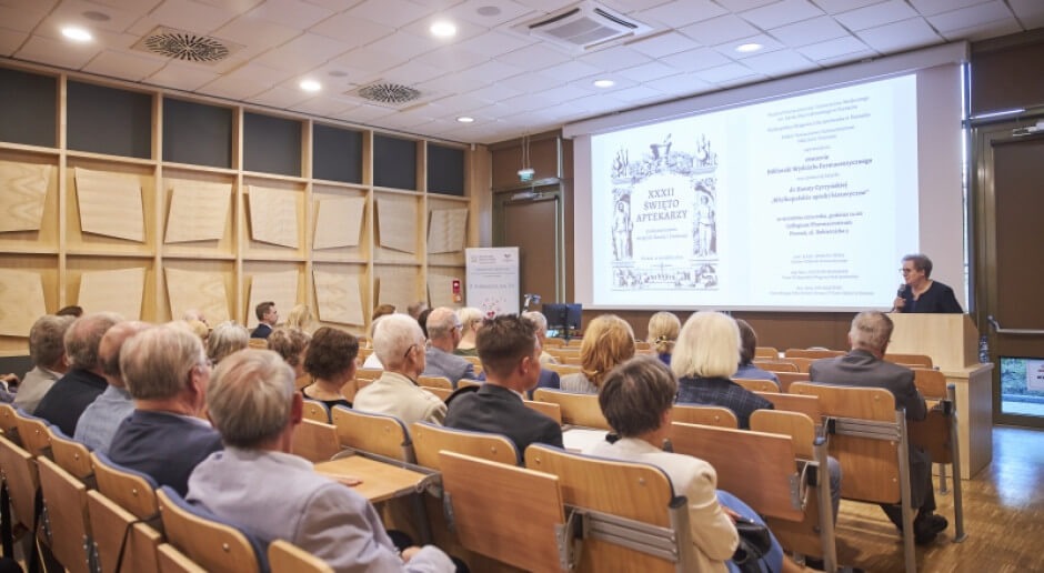 Các giảng viên của trường Đại học Y Poznan luôn hỗ trợ sinh viên trong quá trình học tập