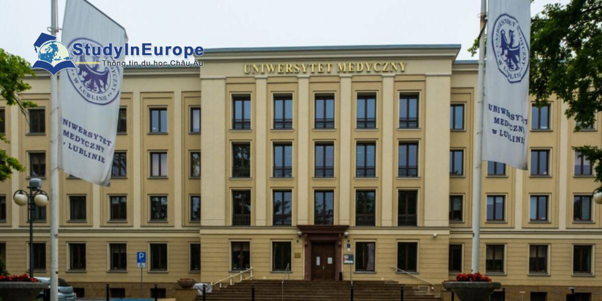 Review Trường Đại học Y Wroclaw (Uniwersytet Medyczny)