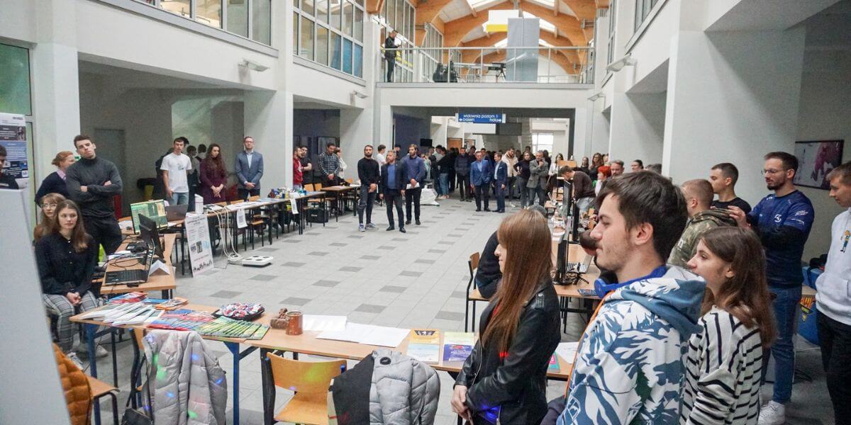 Những hoạt động ngoại khóa tại Học viện Giáo dục Thể chất Jerzy Kukuczka