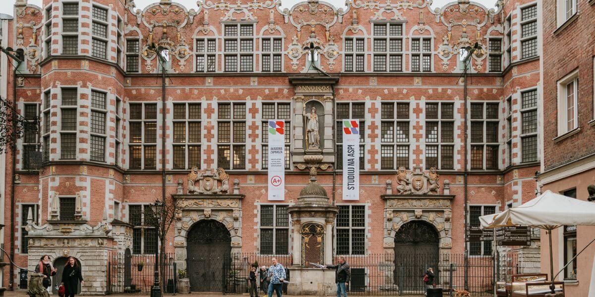 Học viện Mỹ thuật Gdansk là ngôi trường có chất lượng cao tại Ba Lan