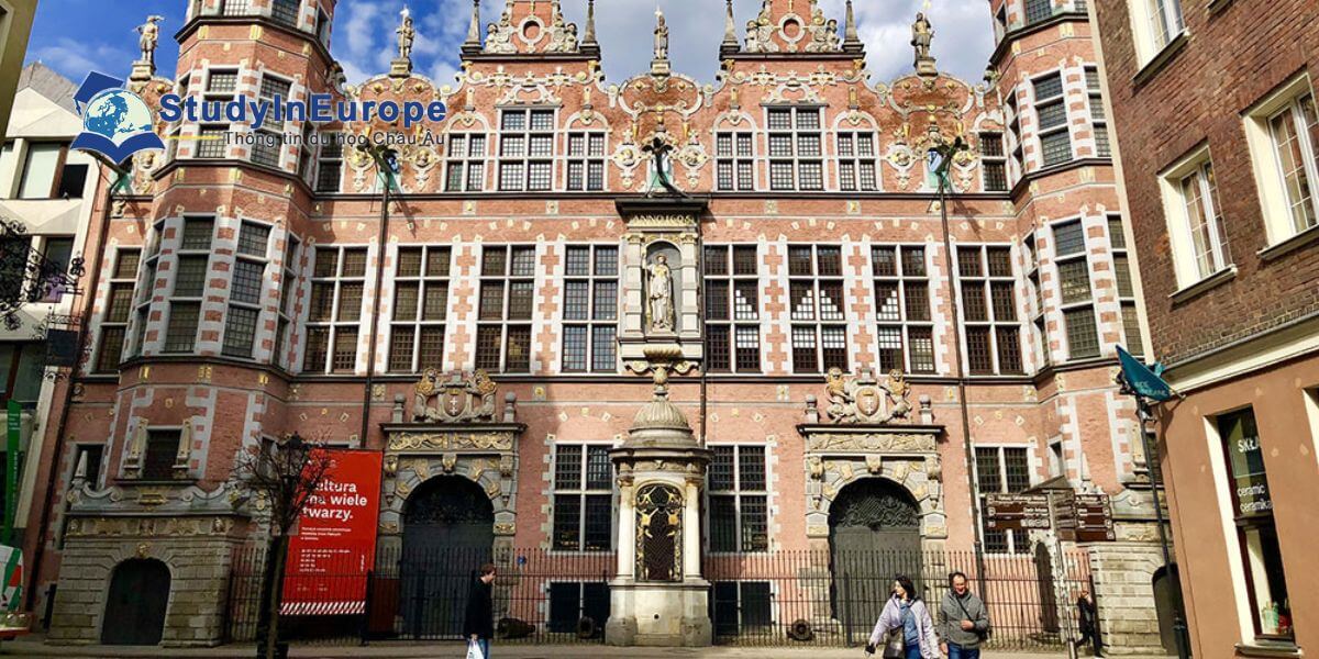 Review Học viện Mỹ thuật Gdansk (Akademia Sztuk Pieknych w Gdansku)