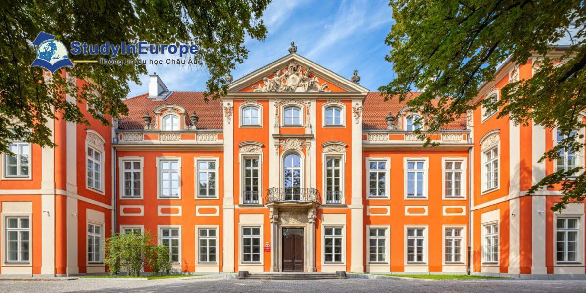 Review Học viện Mỹ thuật Warsaw (Akademia Sztuk Pieknych w Warszawie)