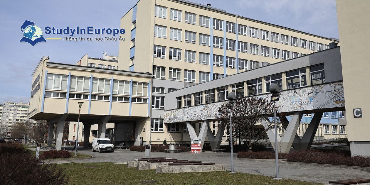 Review Trường Đại học Công nghệ Kielce (Politechnika Swietokrzyska w Kielcach)