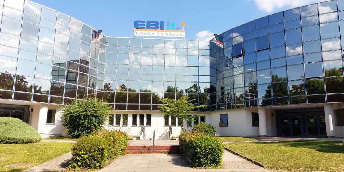 Trường sinh học công nghiệp là ngôi trường hiện đại và có uy tín cao tại Pháp