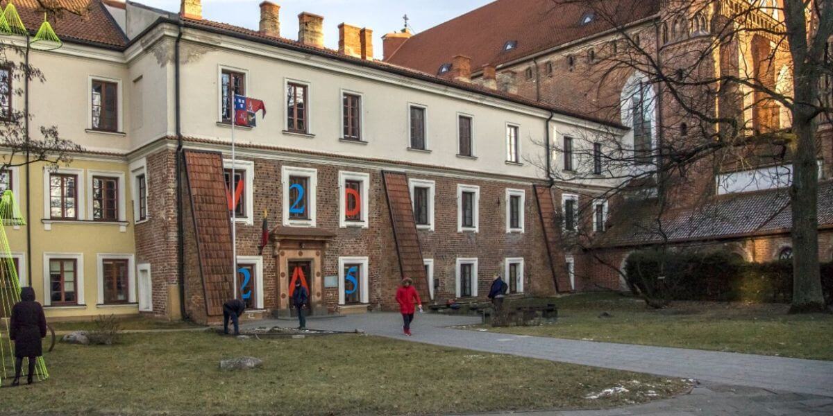 Học viện nghệ thuật Vilnius khá nổi tiếng với các chương trình đào tạo chất lượng