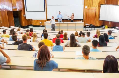 Sinh viên sẽ có cơ hội được học tập và phát triển thêm nhiều kỹ năng khi đến với trường Cao đẳng nghề Walcz