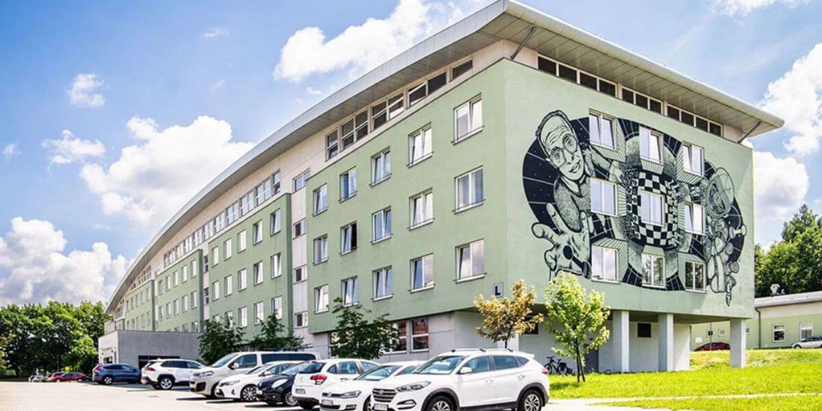 Khuôn viên rộng lớn của trường Đại học Bielsko Biala