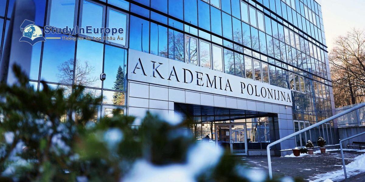 Review Trường Đại học Polonia (Akademia Polonijna w Czestochowie)