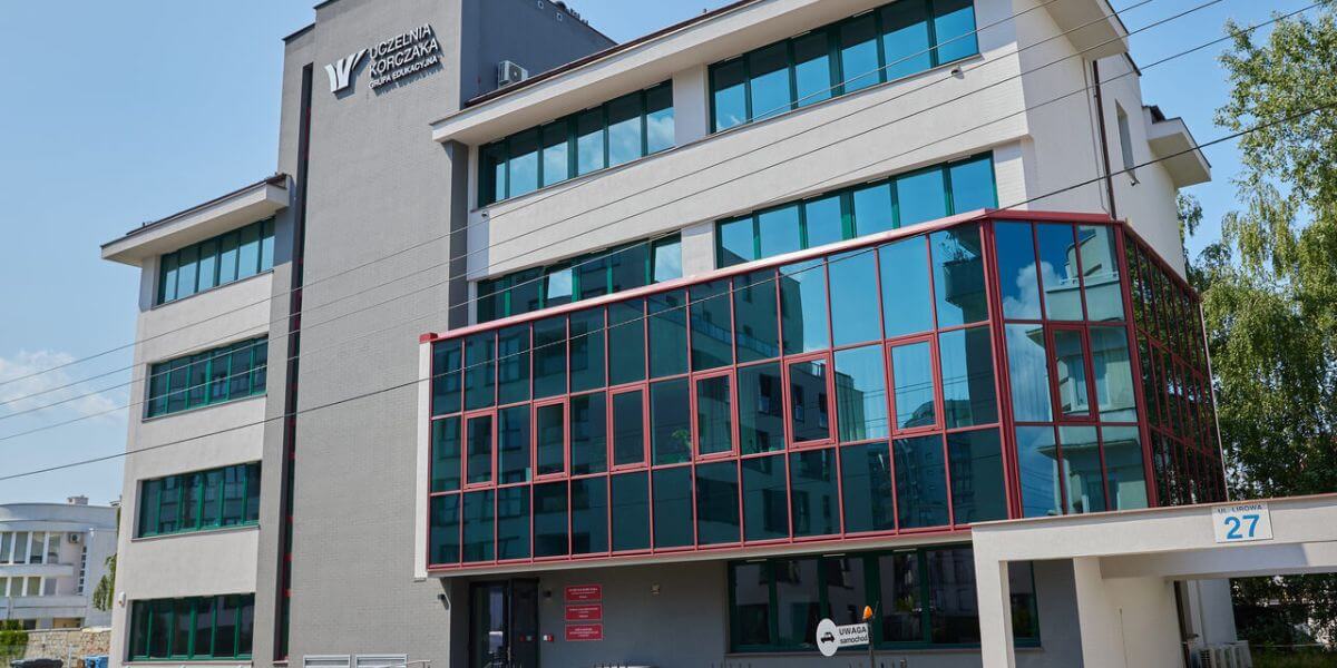 Hệ thống cơ sở vật chất hiện đại tại trường Đại học Sư phạm Warsaw