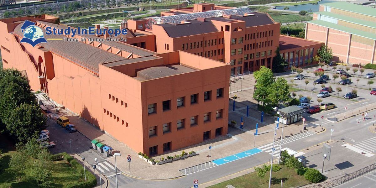 Review Trường Đại học Cantabria (Universidad de Cantabria)