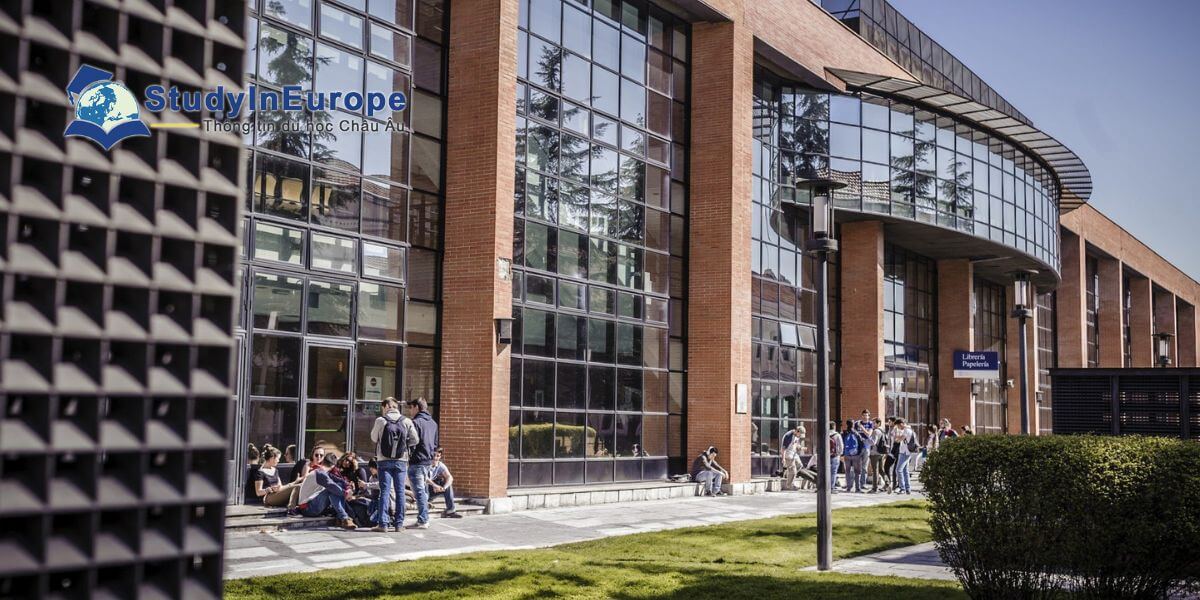 Review Trường Đại học Carlos III Madrid (Universidad Carlos III de Madrid)