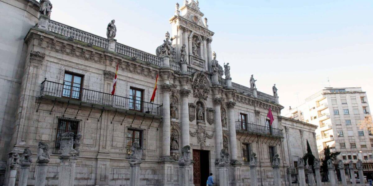 Trường Đại học Valladolid là ngôi trường nổi tiếng về chất lượng tại Tây Ban Nha