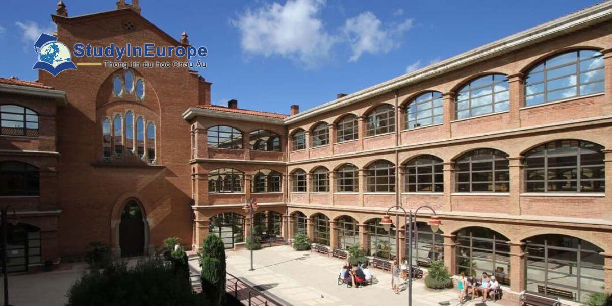 Trường Đại học Abat Oliba CEU