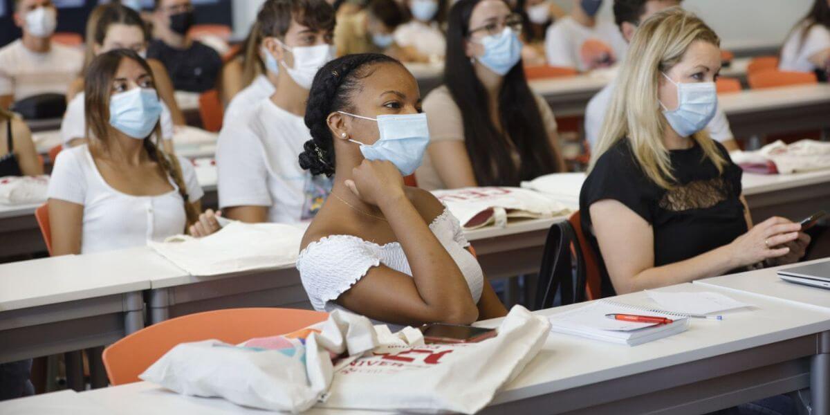 Bầu không khí học tập tích cực tại trường Đại học Abat Oliba CEU