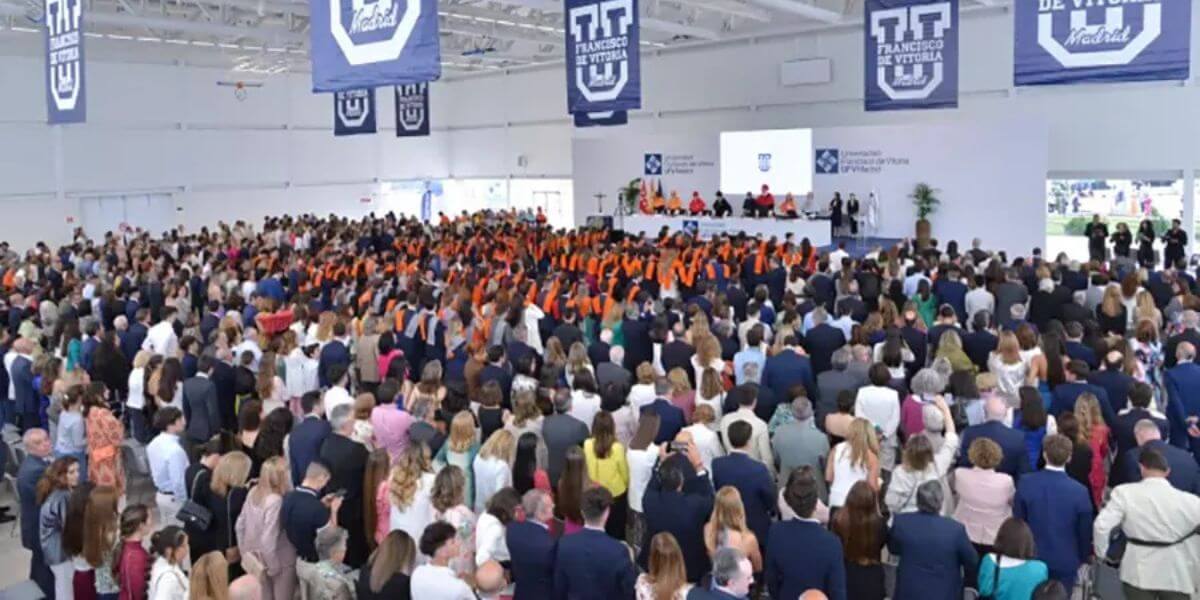 Nhiều sinh viên đều lựa chọn trường Đại học Francisco de Vitoria để học tập và rèn luyện