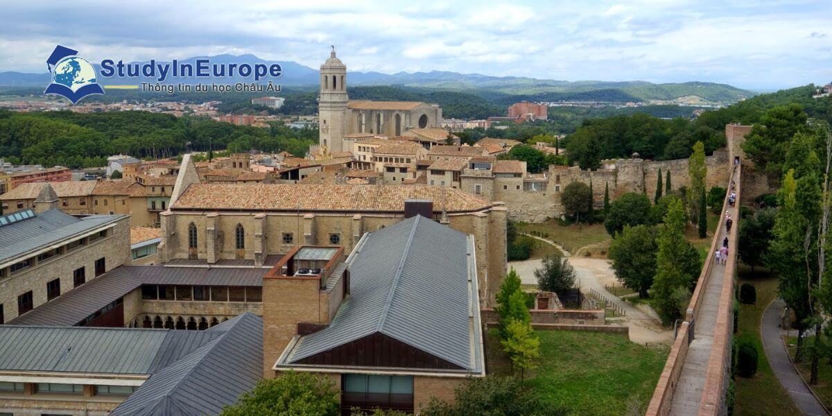 Review Trường Đại học Girona (Universidad de Girona)