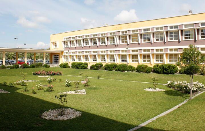 khuôn viên rộng lớn của trường Đại học Pablo de Olavide