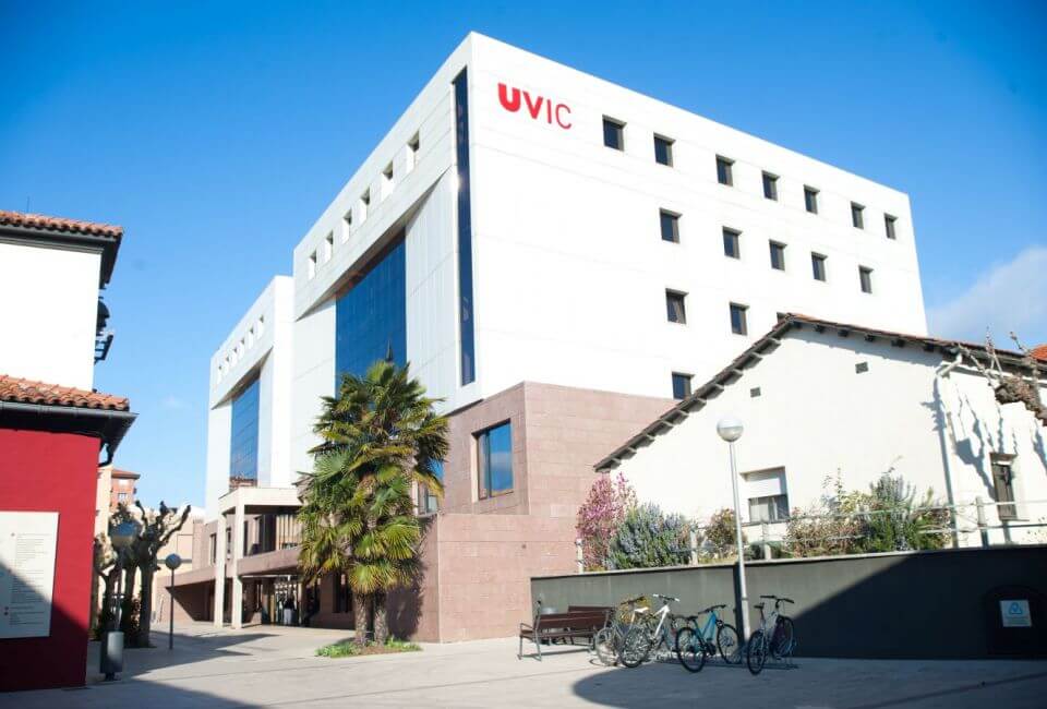 Trường Đại học Trung tâm Catalonia là nơi nổi tiếng về chất lượng đào tạo tại Tây Ban Nha
