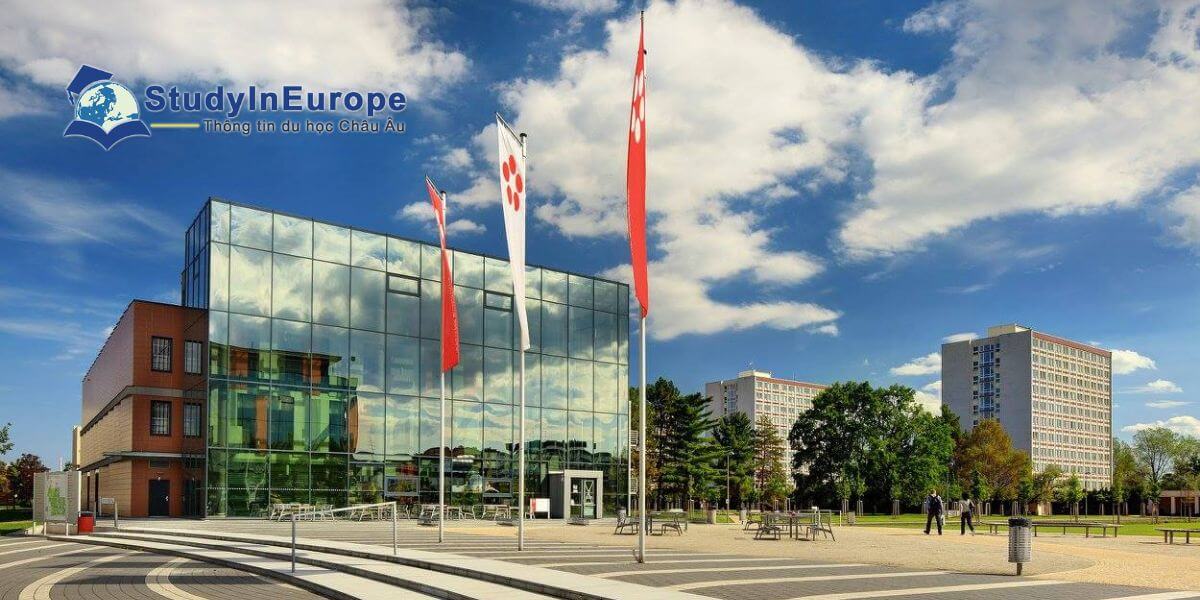 Review Trường Đại học Nam Bohemia ở Ceské Budejovice (Jihoceská univerzita v Ceských Budejovicích)
