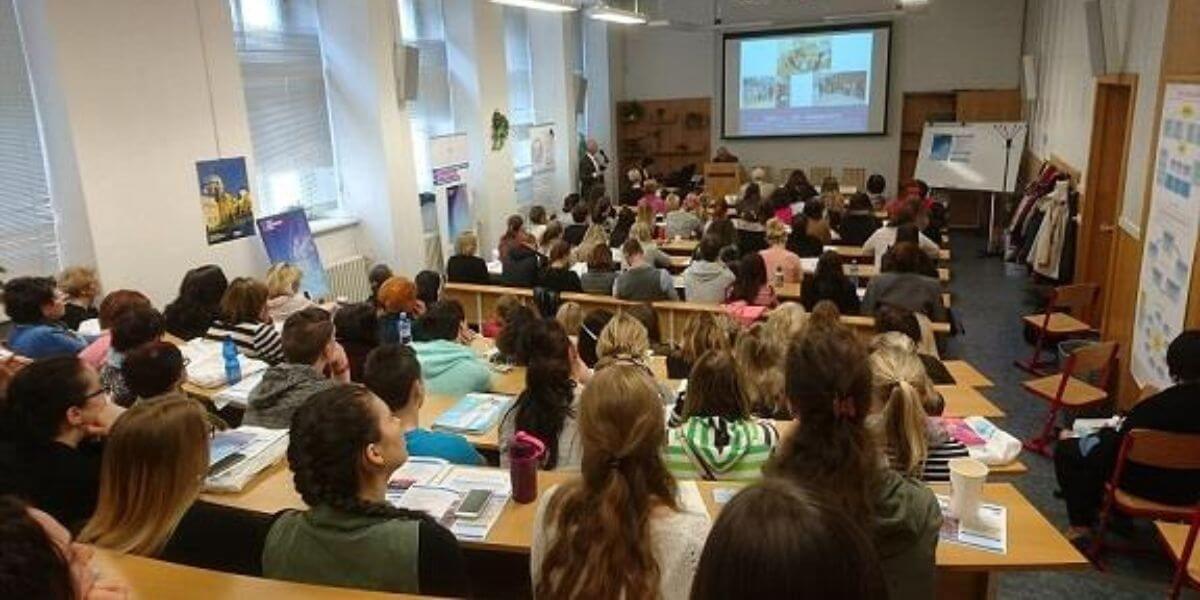 Trường Cao đẳng Điều dưỡng là nơi có chất lượng đào tạo cao tại Séc