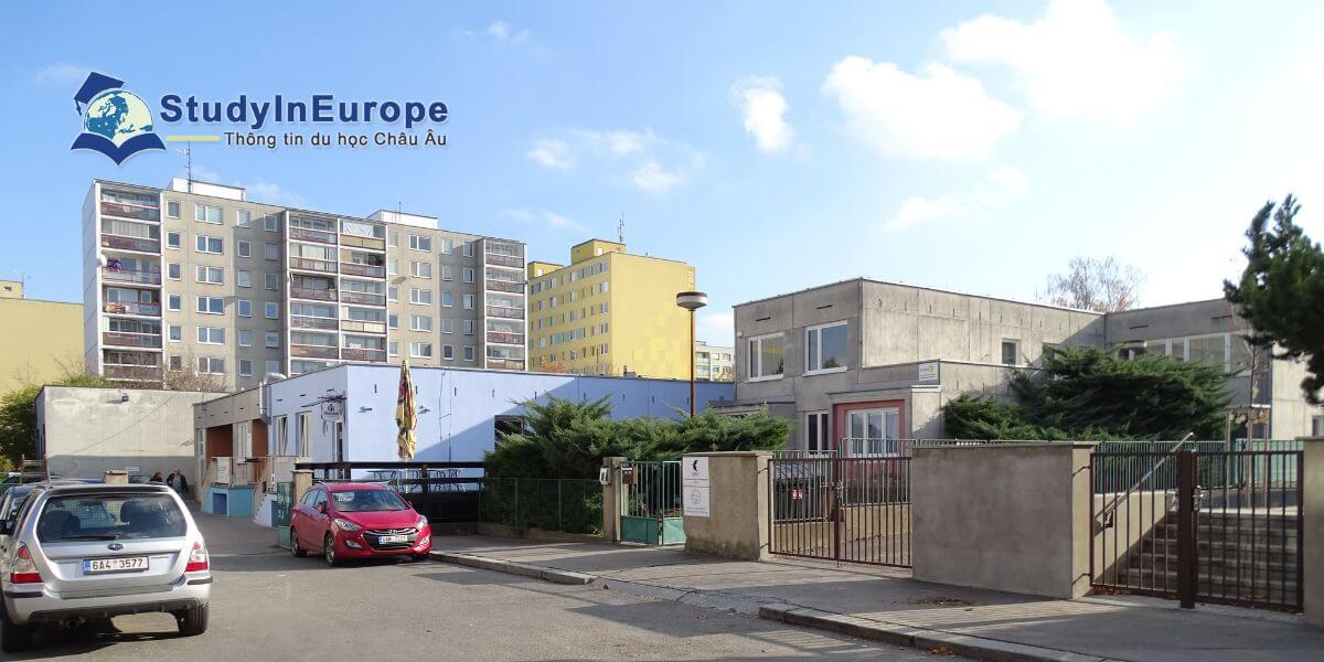 Review Trường Cao đẳng nghiên cứu tâm lý xã hội Praha (Pražská vysoká škola psychosociálních studií)